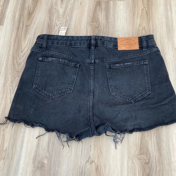 Zara Denim Shorts - Picture 4 of 7